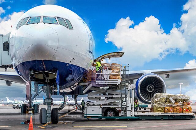 航空貨物輸送の時間を短縮する実践ガイド！海外からの輸出入時に安く送れる海外輸送代行会社も紹介！